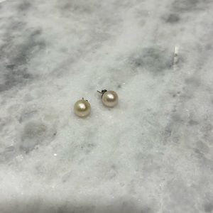 Large pearl earrings Gold post